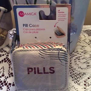 Amica pull case looks like a letter. Beige color🌷